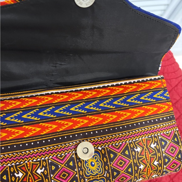 Colorful Patterned Clutch - Picture 5 of 6